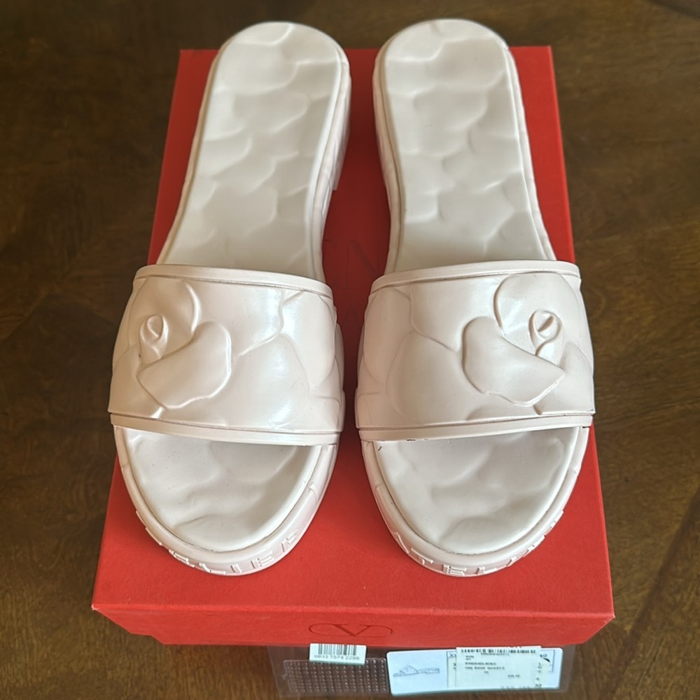 Valentino Garavani Slides - Picture 2 of 8